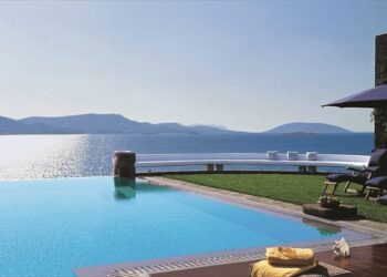 Πώς θα λειτουργούν τα ξενοδοχεία – Τι ισχύει για μπουφέ, room service