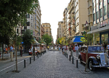 Στροφή σε τοπικές επιχειρήσεις, ανέπαφες πληρωμές κατά και μετά την καραντίνα