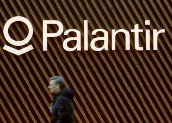 Palantir Technologies: Ετοιμάζεται για IPO;