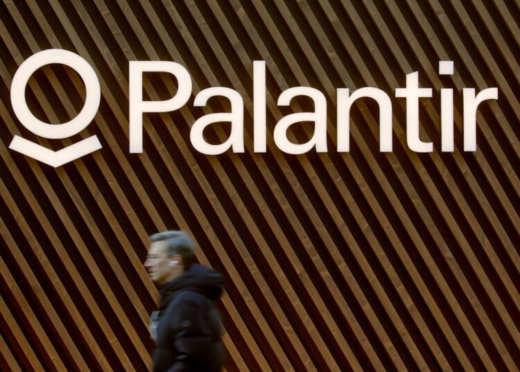 Palantir Technologies: Ετοιμάζεται για IPO;