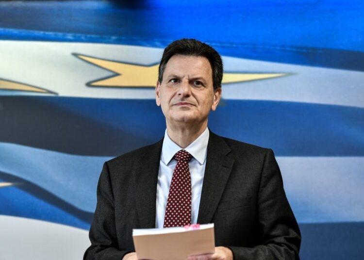 Ως 8% η ύφεση για το ΥπΟικ – Στο 9,7% λέει η Κομισιόν και στο βάθος μειώσεις φόρων