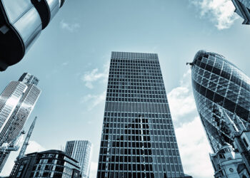 “Πάγωμα” σε επενδύσεις €6 δις λόγω αβεβαιότητας στην εκτίμηση ακινήτων