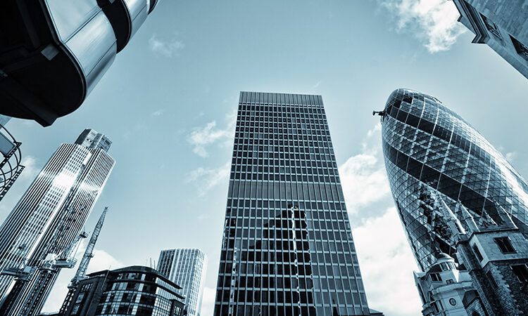 “Πάγωμα” σε επενδύσεις €6 δις λόγω αβεβαιότητας στην εκτίμηση ακινήτων