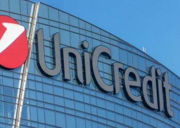 Unicredit: «Βουτιά» 16% για το ελληνικό ΑΕΠ το 2020, πτώση 50% στα τουριστικά έσοδα