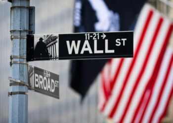 Σε νέα ύψη οι μετοχές στη Ν. Υόρκη, κόντρα στις βίαιες ταραχές