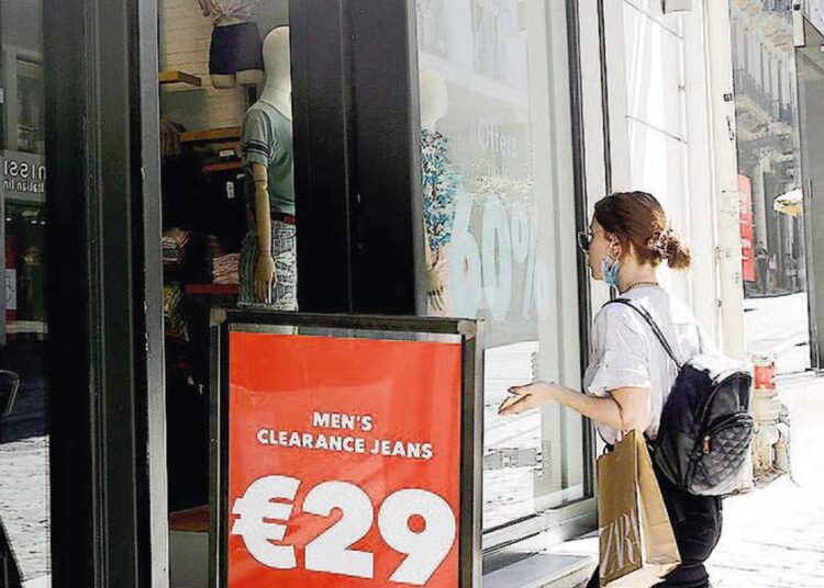 Απαισιόδοξοι οι έμποροι για τον τζίρο των εκπτώσεων
