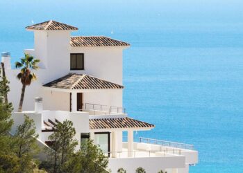 Κίνητρα σε ξένους για αγορά εξοχικών κατοικιών στην Ελλάδα