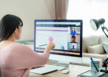 ΔΝΤ: Ποιοι είναι οι μεγάλοι χαμένοι στην εποχή της τηλεργασίας