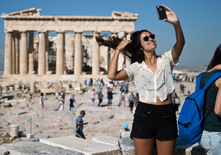 Εφιαλτικές προβλέψεις για τον Τουρισμό