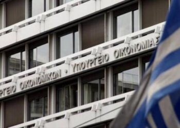 Σταδιακή μείωση του ΦΠΑ από 24% σε 20% σε βάθος τριετίας