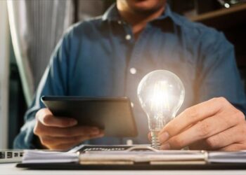 Ενέργεια: Διπλασίασαν το μερίδιο τους οι ιδιώτες πάροχοι