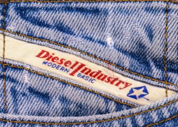 Τζιν νέας τεχνολογίας που προστατεύουν από τον κορονοϊό ετοιμάζει η Diesel