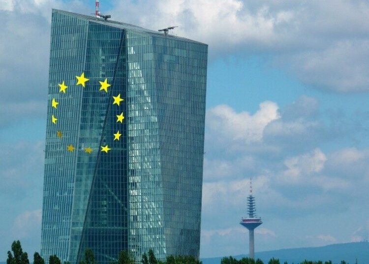 Στάση αναμονής για την ΕΚΤ πριν τα νέα μέτρα προς το τέλος του χρόνου