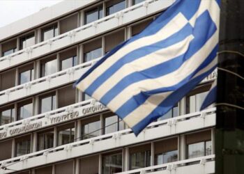 ΥΠΟΙΚ: Στο 8% παραμένει η εκτίμηση για την ύφεση του 2020