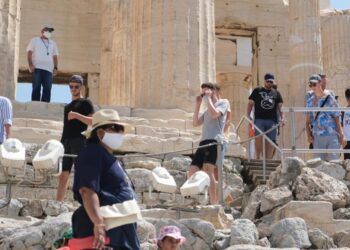 Εντατικές διαβουλεύσεις για νέο πακέτο στήριξης στον τουρισμό