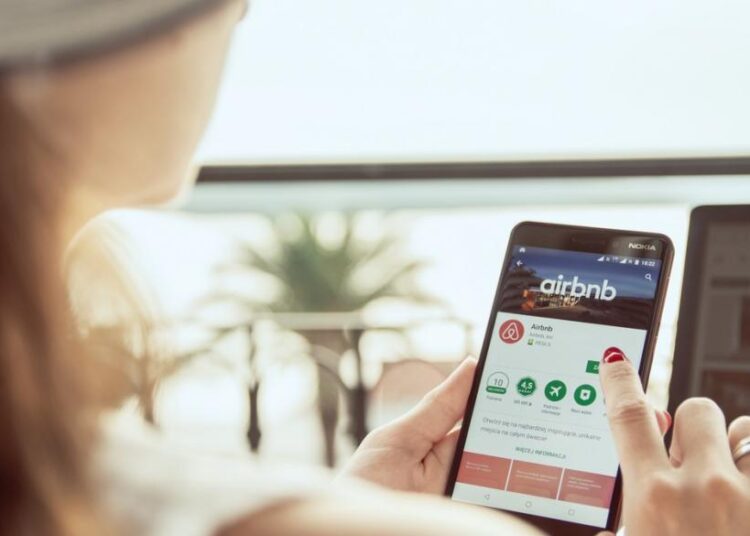 Γιατί πέφτουν σε χειμερία νάρκη οι ιδιοκτήτες του Airbnb