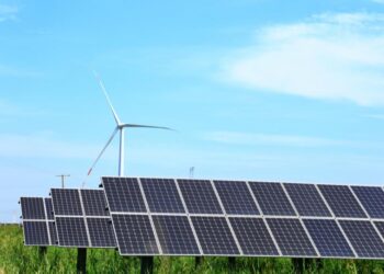 Χαράτσι 6% σε παραγωγούς ΑΠΕ και «καπέλο» στην τιμή του ντίζελ