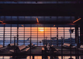 Τουρισμός: Πήγε 30 χρόνια πίσω με 900 εκατ. λιγότερες αφίξεις