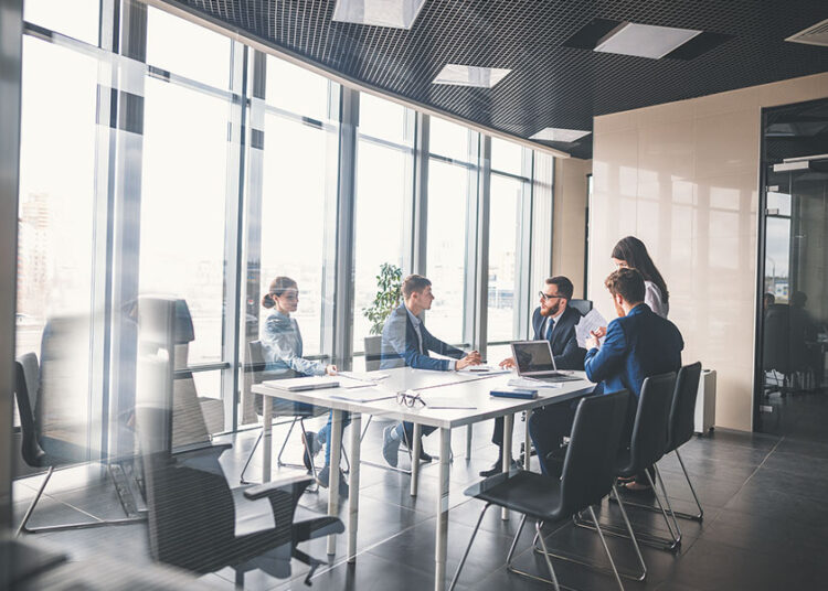 Συνεχίζουν να επενδύουν οι μεγάλες εταιρείες