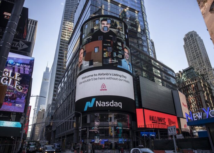 Airbnb: Ντεμπούτο στο χρηματιστήριο με διπλάσια τιμή μετοχής