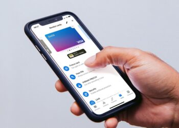Revolut: Νέα υπηρεσία αποδοχής online πληρωμών για επιχειρηματίες
