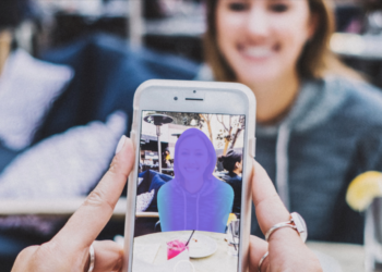 Το Snapchat εξαγοράζει βρετανική Startup με Έλληνες συνιδρυτές