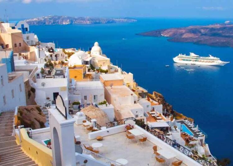 Πάει πιο πίσω η έναρξη της τουριστικής σεζόν