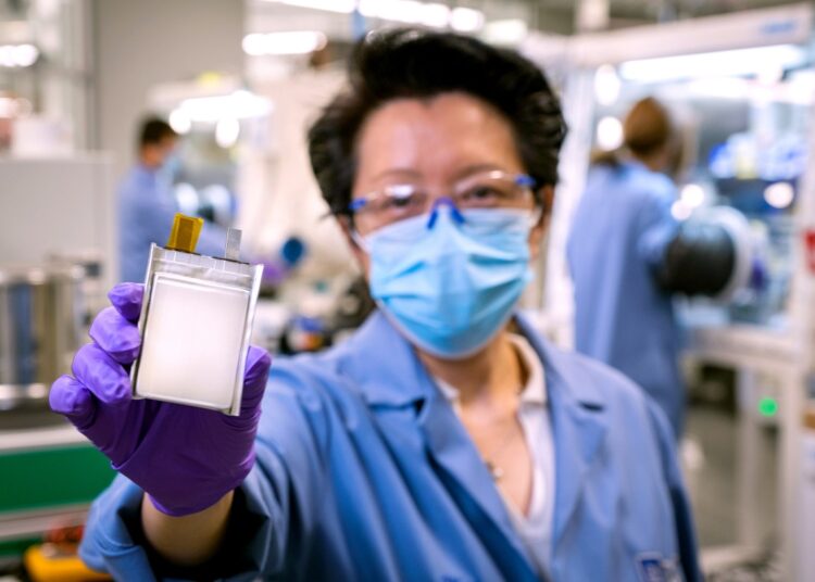 Η General Motors συνεργάζεται με Startup για να ανταγωνιστεί την Tesla