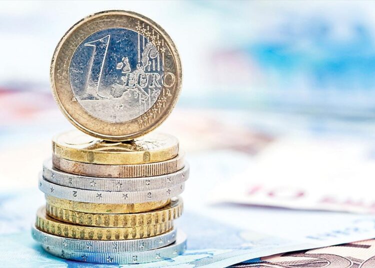Η πανδημία ενισχύει το ευρώ – Μπορεί να αμφισβητήσει την κυριαρχία του δολαρίου;
