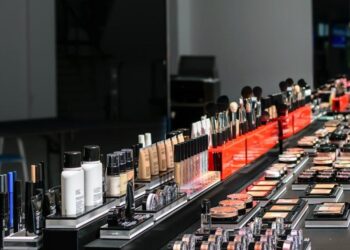 Οι απώλειες εν μέσω πανδημίας για την αγορά καλλυντικών και το «φρένο» των πωλήσεων στα σούπερ μάρκετ