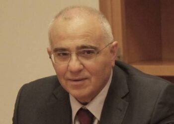 Καραμούζης – Granth Thornton: Απαραίτητες οι διαγραφές ιδιωτικού χρέους