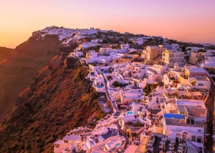 Μετρά αντίστροφα η αγορά για το άνοιγμα του τουρισμού