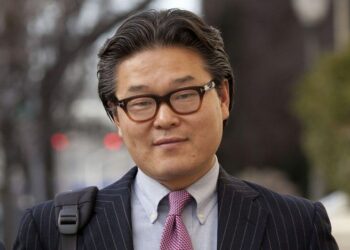 Δεν τον ήξερε κανείς. Έως ότου έχασε 20 δισ. σε 2 ημέρες