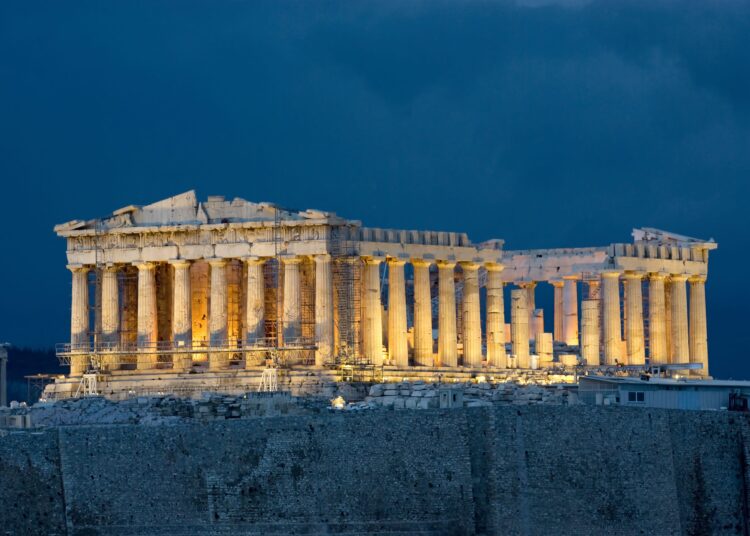 Τα σενάρια για το άνοιγμα του τουρισμού