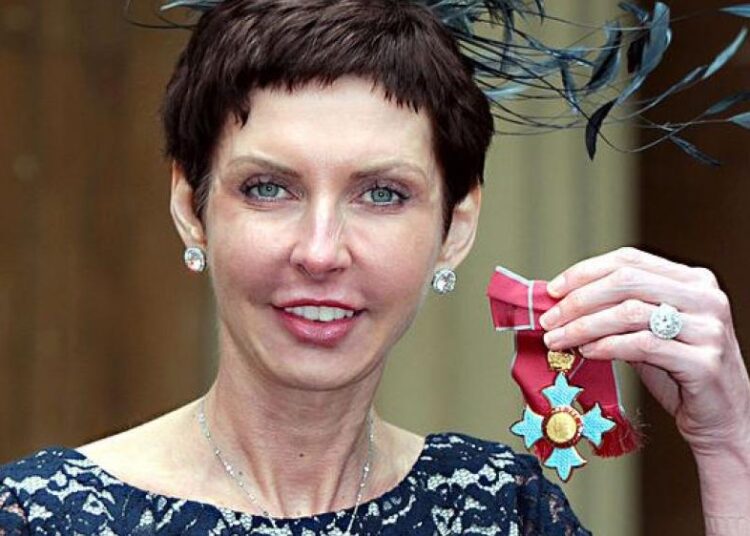 Ντενίζ Κόουτς: Η πλουσιότερη γυναίκα της Βρετανίας έλαβε μισθό 648 εκατ. δολαρίων για το 2020