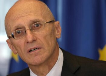 Γιατί φοβάται η ΕΚΤ τα κρυμμένα «κόκκινα» δάνεια από τις τράπεζες