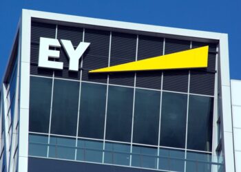 ΕY: Ψηφιακός μετασχηματισμός, νέα κανάλια ανάπτυξης και ESG οι βασικές προτεραιότητες των Ελλήνων CEOs