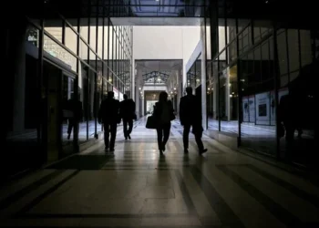 Όλες οι αλλαγές στις αμοιβές με κατώτατο μισθό 713 ευρώ