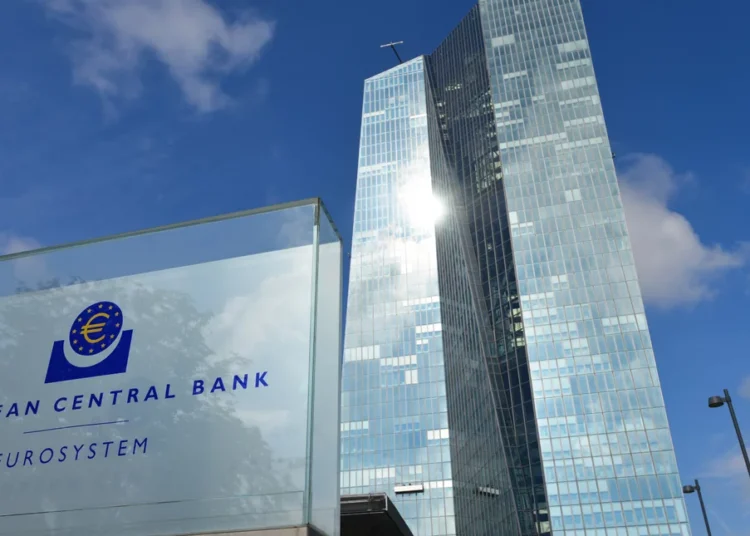 ΕΚΤ: Πιθανή αύξηση των επιτοκίων αναφοράς το καλοκαίρι
