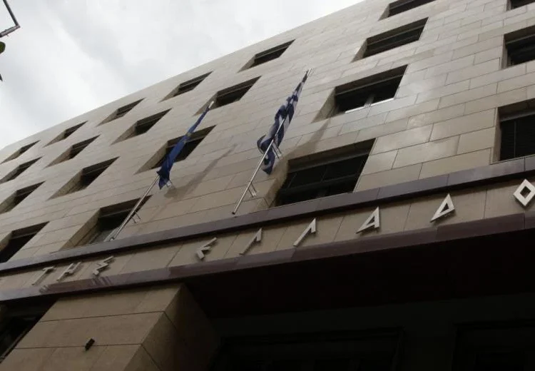 ΤτΕ: Νέα μείωση των καταθέσεων τον Μάρτιο – 1,19 εκατ. «σήκωσαν» οι επιχειρήσεις