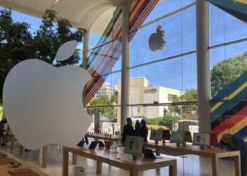 Η Apple επιταχύνει τα σχέδια για κατασκευή ηλεκτρικού Ι.Χ.