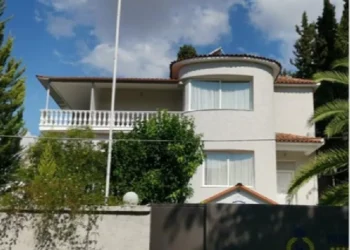 Από πρεσβεία του Βιετνάμ, boutique hotel και ξανά σε πλειστηριασμό: Τι συνέβη με το King Lodge στο Ψυχικό