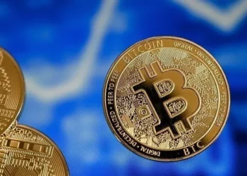 Bitcoin: Νέα πτώση, φλερτάρει με τα χαμηλά του 2021