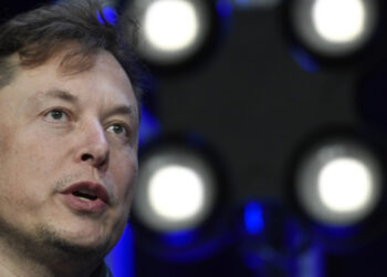 Επενδυτές του Twitter μηνύουν τον Μασκ