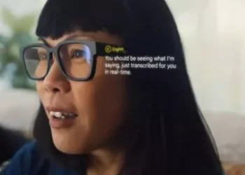 Έρχονται τα «έξυπνα» γυαλιά της Google – Θα μεταφράζουν με υπότιτλους σε πραγματικό χρόνο