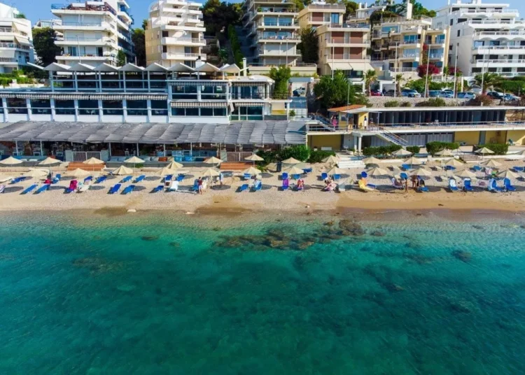 Ποιος θα πάρει την «Ωκεανίδα» στην Ακτή Βουλιαγμένης; Ζητείται ενοίκιο πάνω από €500.000 και ποσοστό επί του τζίρου