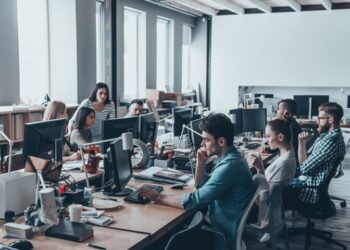 Αυξάνεται η ζήτηση για ποιοτικά γραφεία στην Αθήνα – Πού κινούνται τα ενοίκια