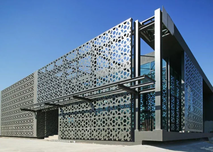 Λάκης Γαβαλάς: Κληρώνει την Παρασκευή για το εμβληματικό ακίνητο στην Κάντζα