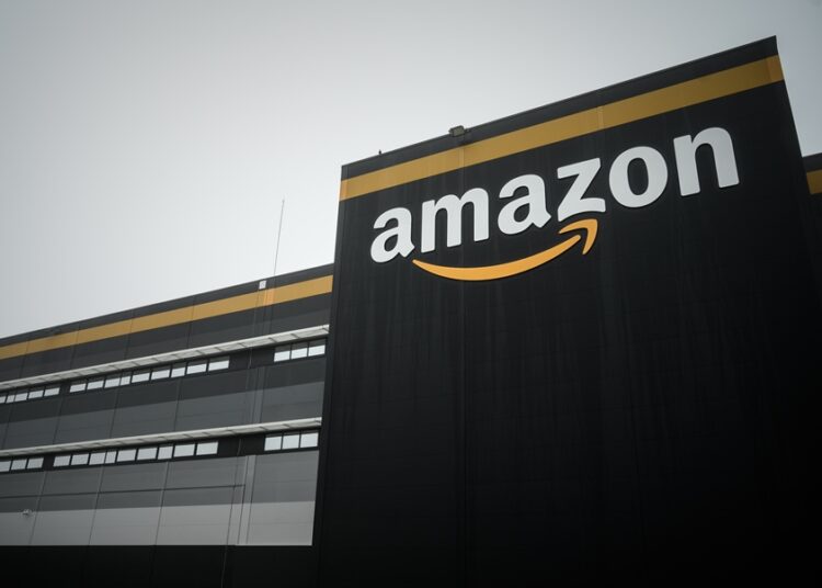 Ο CEO της Amazon κέρδισε 6.474 φορές τον μέσο μισθό ενός εργαζομένου