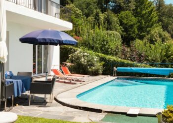 Στα προ πανδημίας επίπεδα η ζήτηση για μισθώσεις εξοχικής κατοικίας – Ποιες περιοχές έχουν πάρει φωτιά